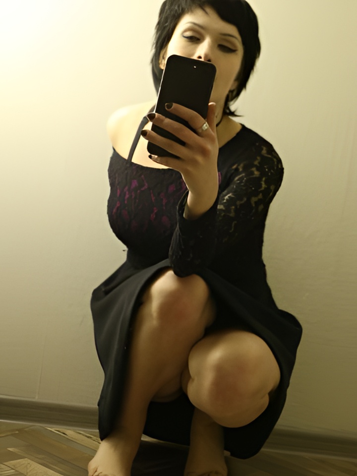 Виктория привлекальеная девушка из Малоярославца цена от 1500 руб