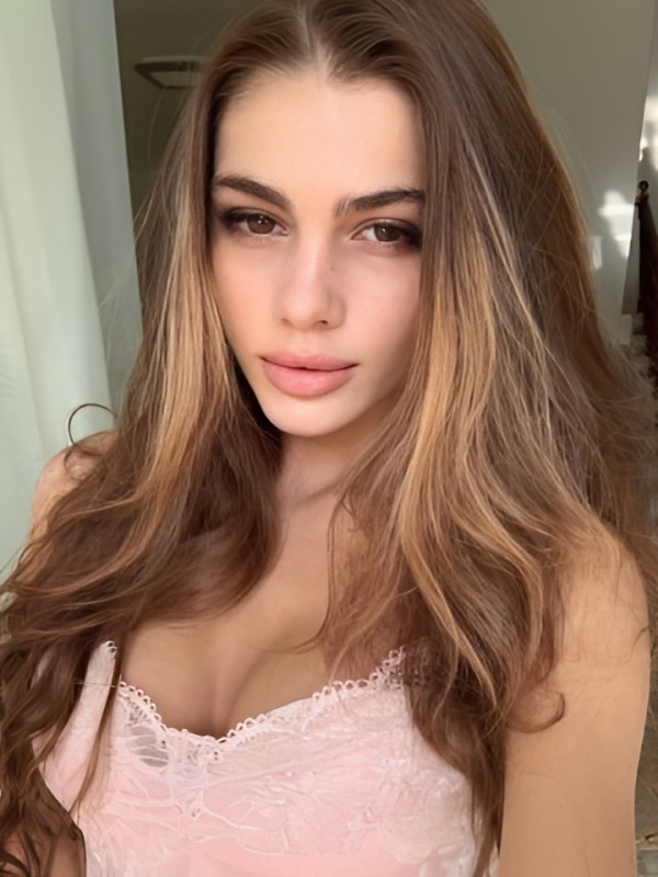 Кристина привлекательная девушка из Малоярославца цена от 2000 руб