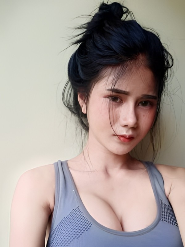 Сесилия привлекательная девушка из Малоярославца цена от 2500 руб